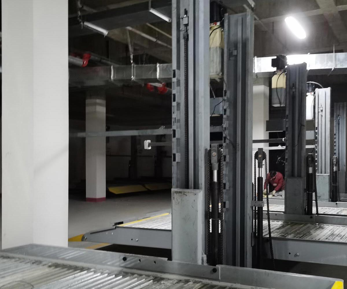 红安机械立体车库的两种防坠装置介绍
